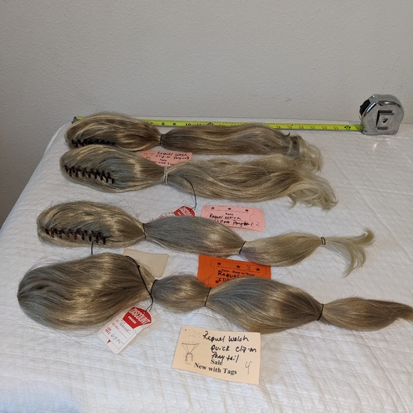 R.W. Blonde Clip in Ponytail - Picture 5 of 9